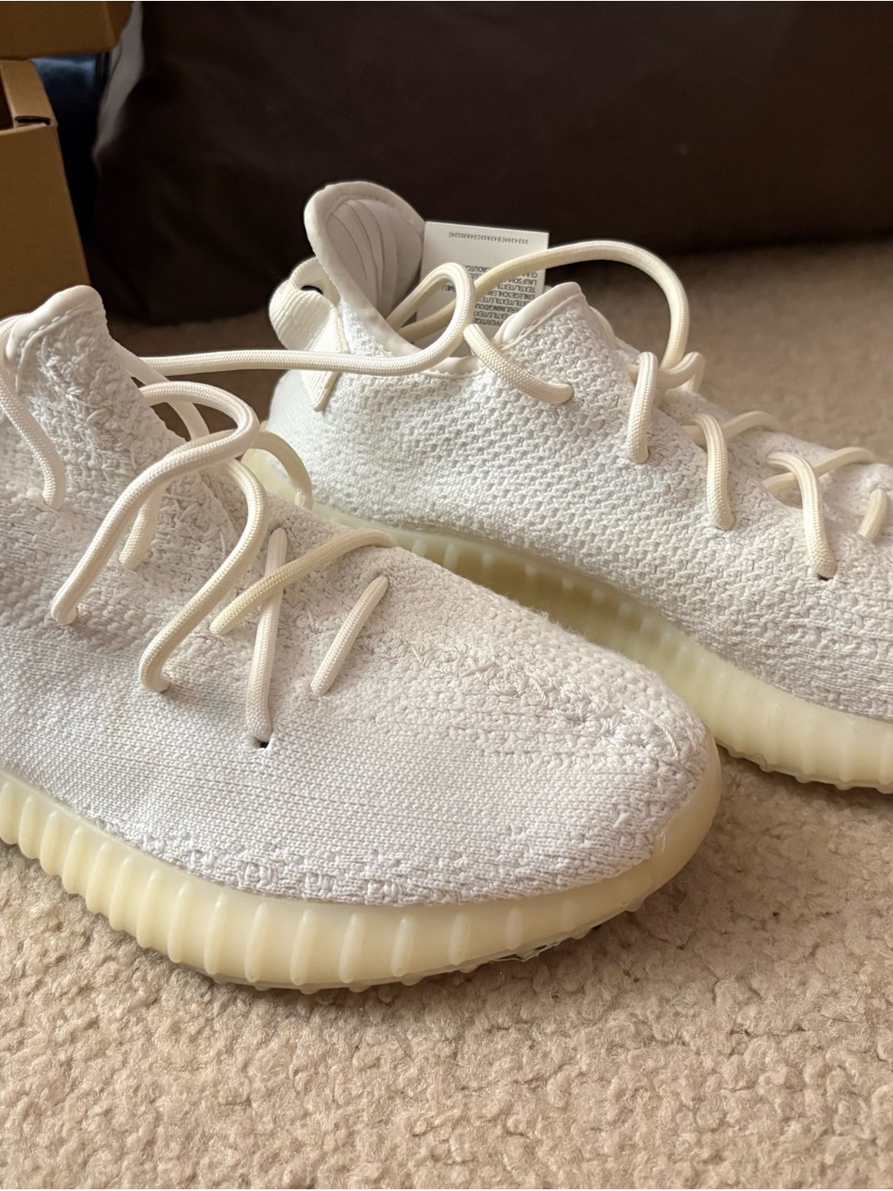 Yeezy shoes Cream Knit Low-Top Sneakers - Picture 7 of 10